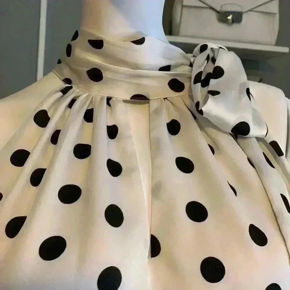 Black House/White Market - Picture 5 of 10